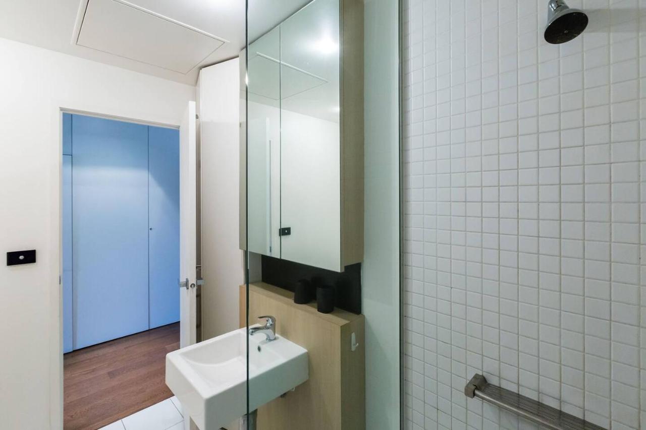 Apartment Southside St Kilda Seclusion With Balcony And Parking *