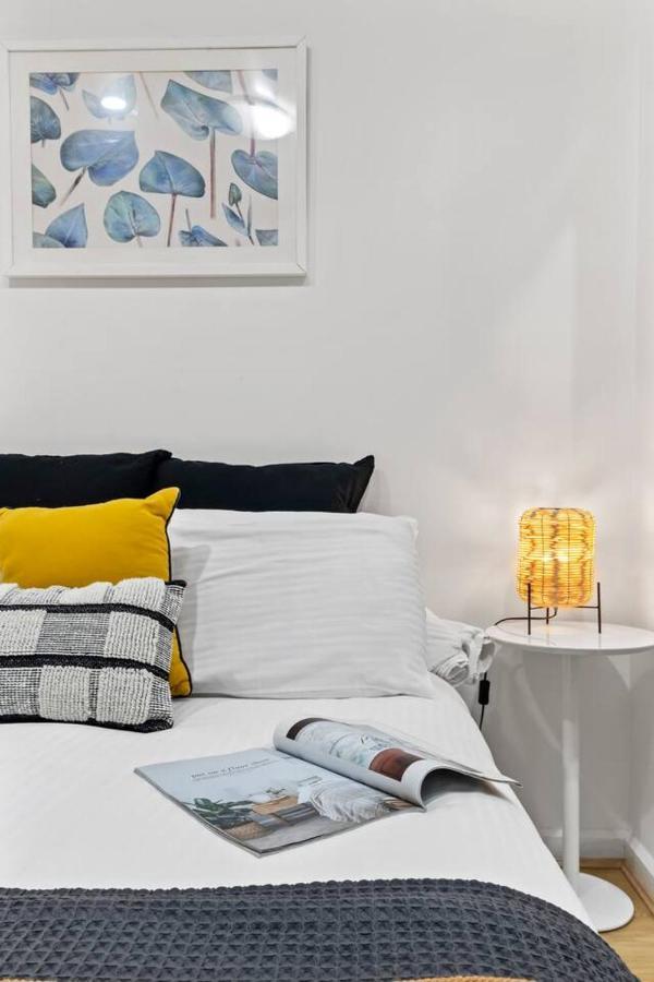 Apartment Easy-peasy Cbd Living With Parking Near Rmit *