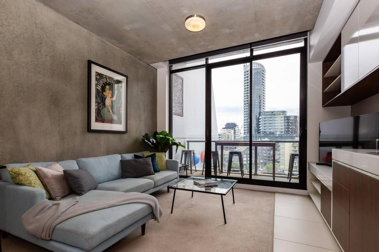 Industrial Chic Balcony Abode Near Chapel Street * Melbourne