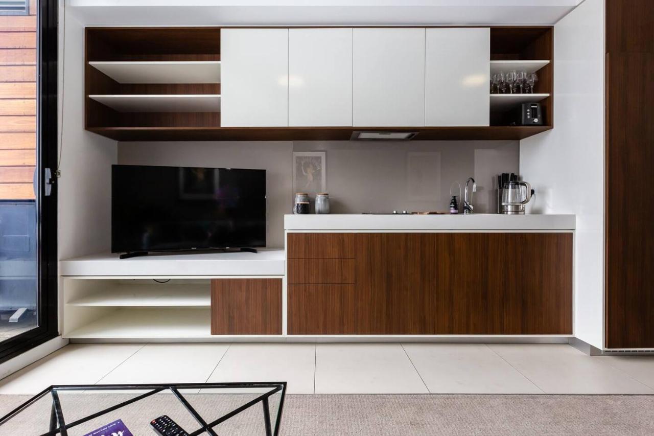Industrial Chic Balcony Abode Near Chapel Street Apartment