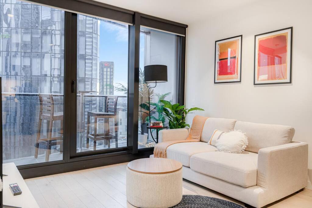 Apartment Cozy 1b In Mel -unbeatable Location-#eq16