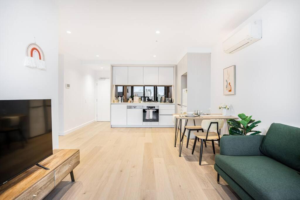 Apartment Gorgeous 1b Docklands Apt/amazing View Facility #mq1312 *