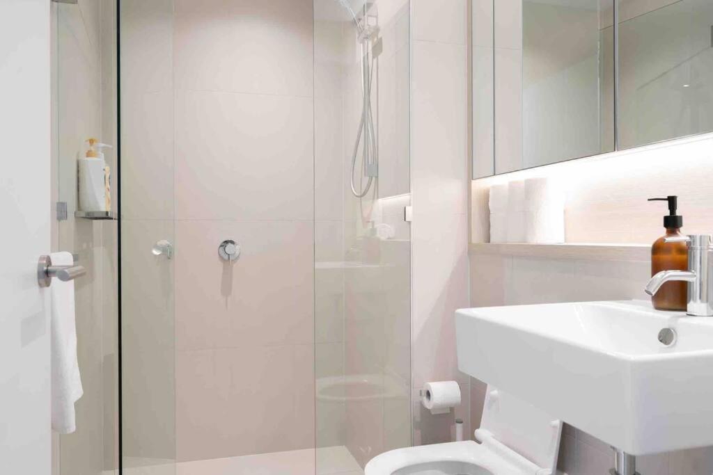 Gorgeous 1b Docklands Apt-amazing View Facility#mq22 Apartment *