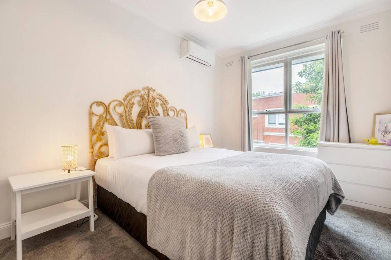 Holiday home La Maison - Parisian Charm Moments From High Street Melbourne