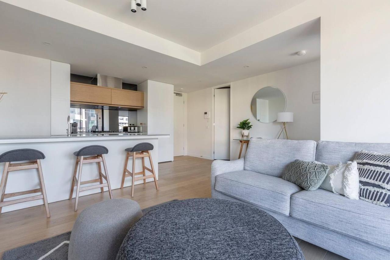Stunning Modern Style With A Gym, Pool And Melbourne