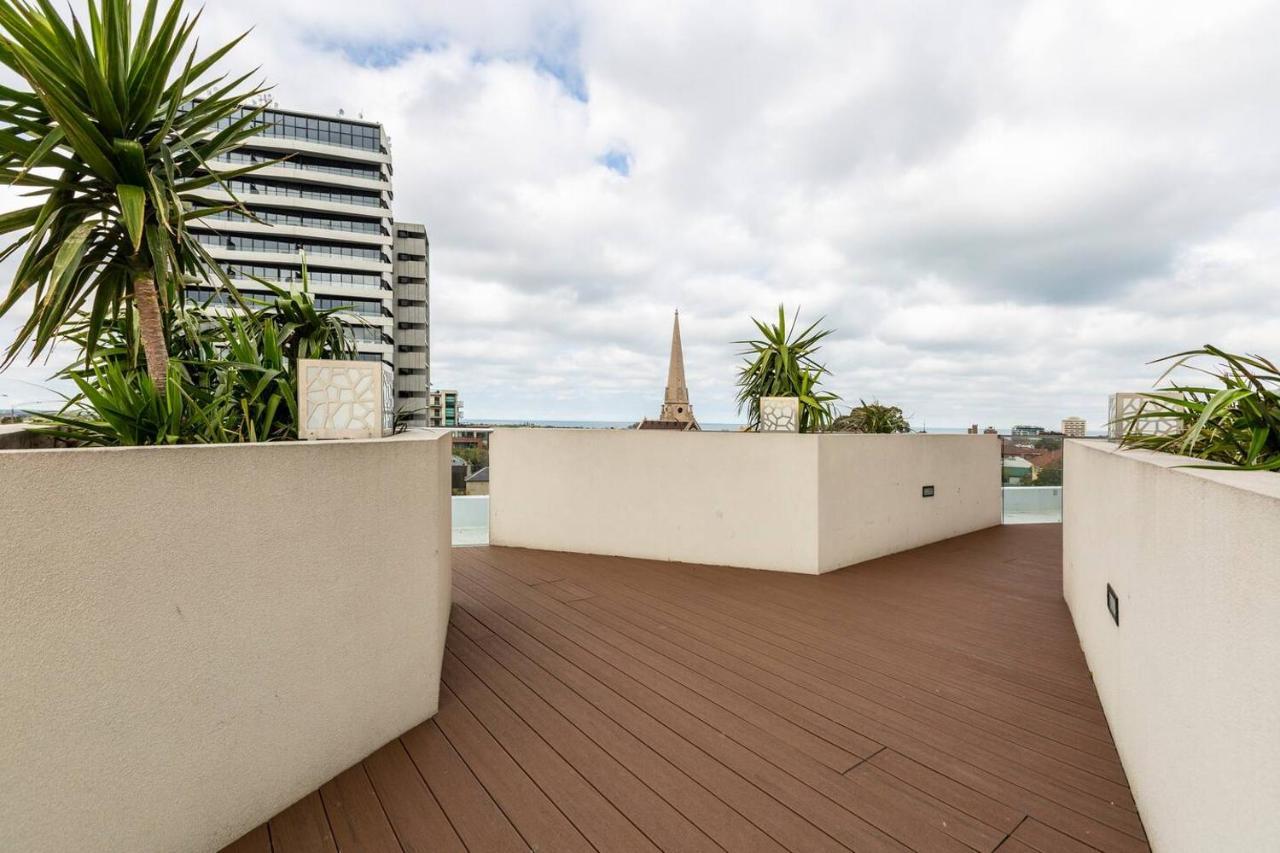 Bright And Stylish With Bay Views, Pool And Sauna