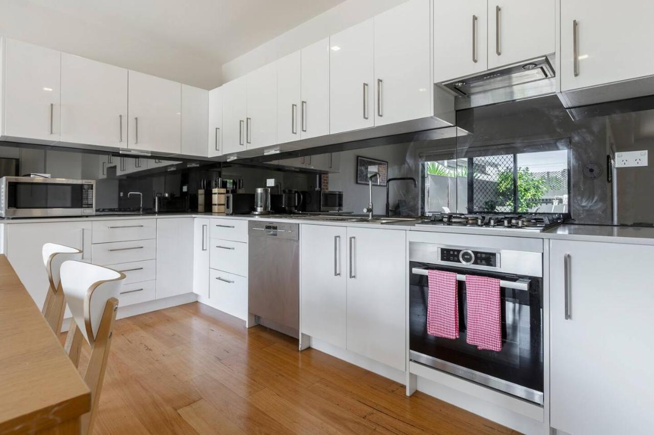 Trendy And Spacious Brunswick With Outdoor Deck