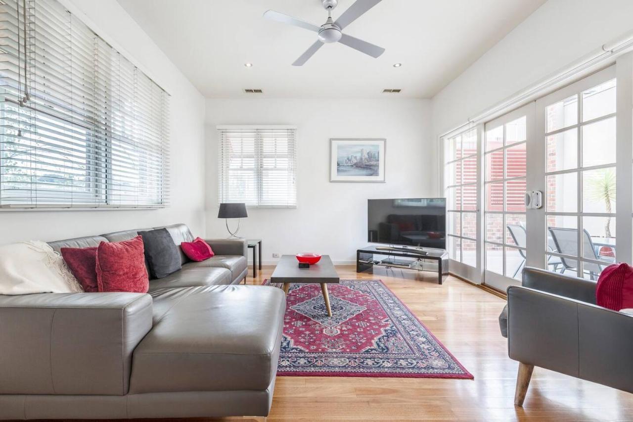 The Poppy - Townhouse Chic With Country Flair