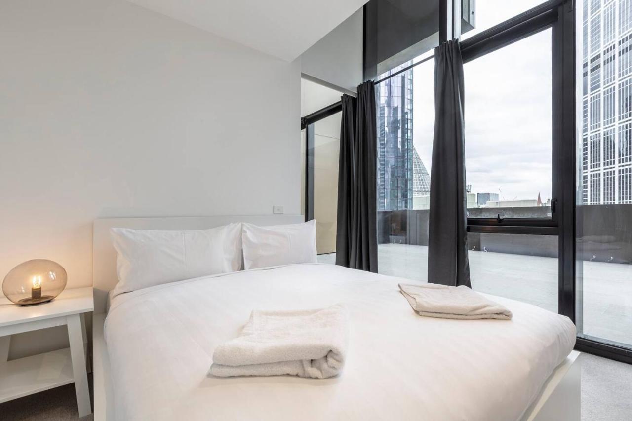 Sky-high Luxury With Huge Deck And Shared Pool * Melbourne
