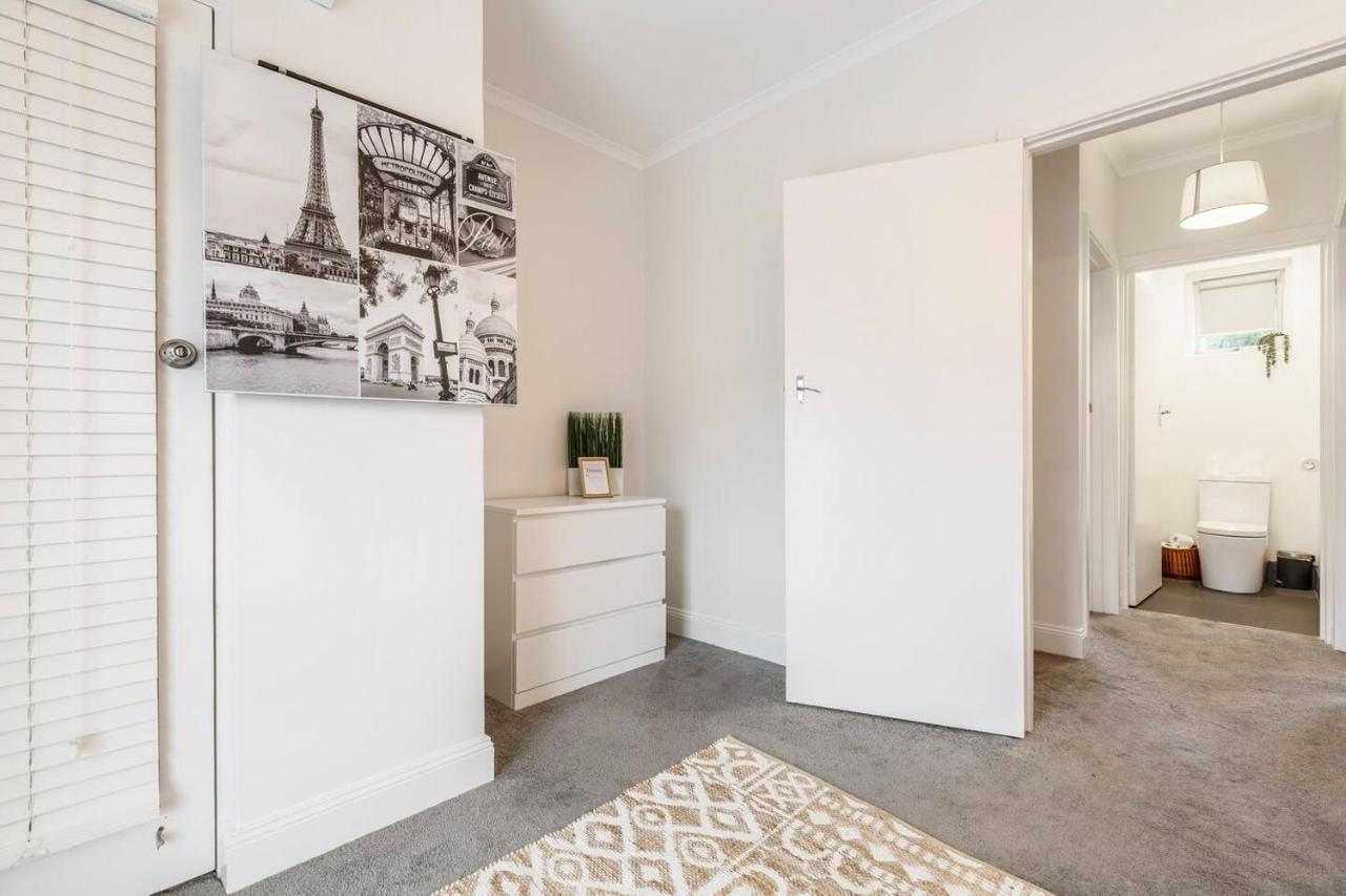 La Maison - Parisian Charm Moments From High Street Holiday home *