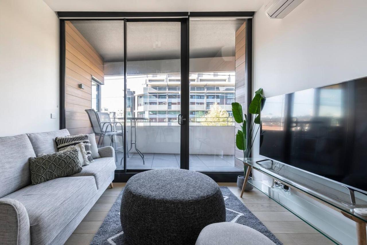 Stunning Modern Style With A Gym, Pool And