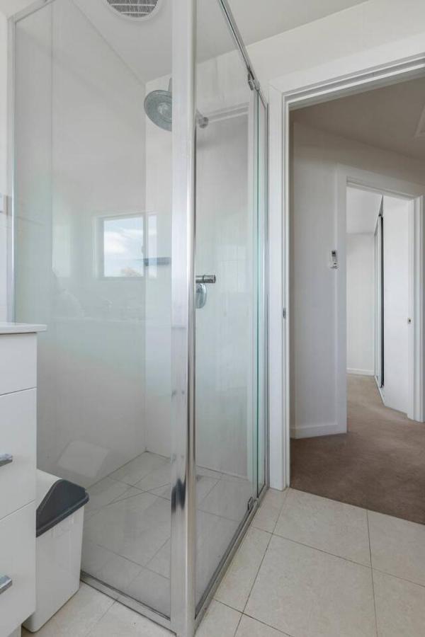 Trendy And Spacious Brunswick With Outdoor Deck Holiday home *