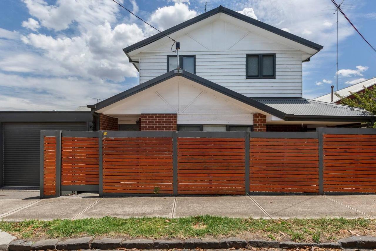 Trendy And Spacious Brunswick With Outdoor Deck *