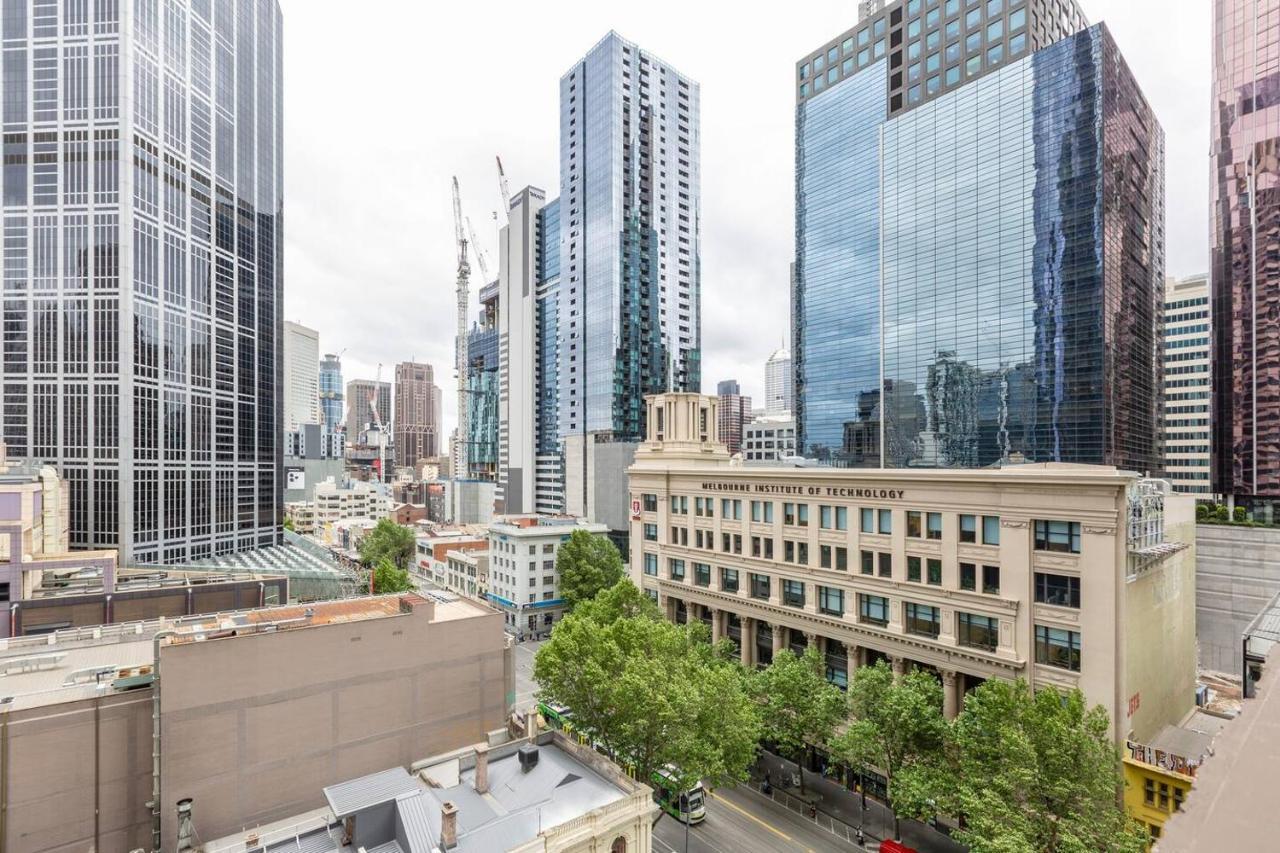 Sky-high Luxury With Huge Deck And Shared Pool Apartment *