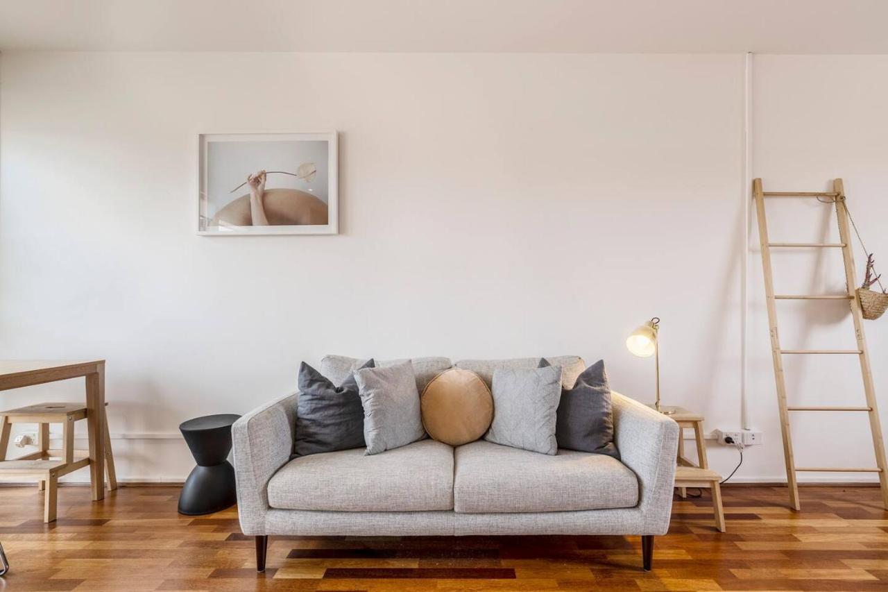 The Sunroom - Minimalist Chic Moments From Chapel St *