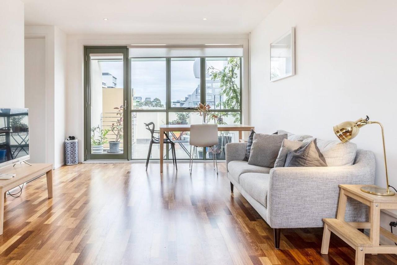 The Sunroom - Minimalist Chic Moments From Chapel St Apartment *