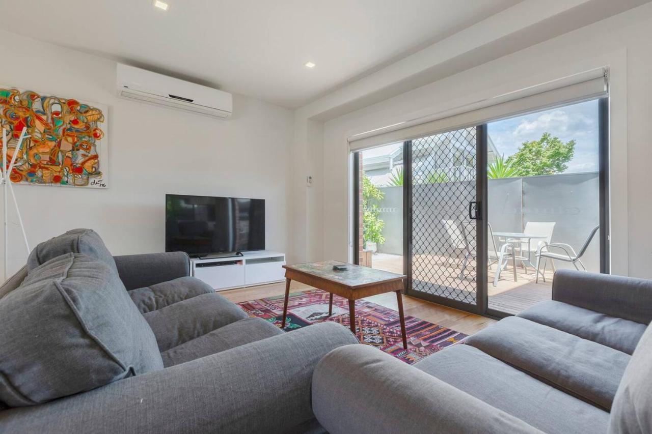 Trendy And Spacious Brunswick With Outdoor Deck Holiday home