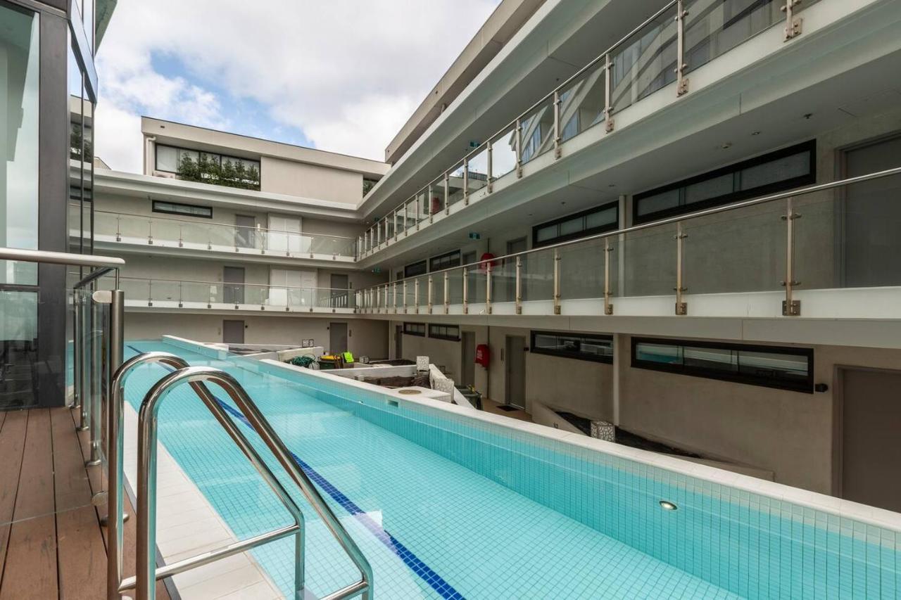 Bright And Stylish With Bay Views, Pool And Sauna Apartment *