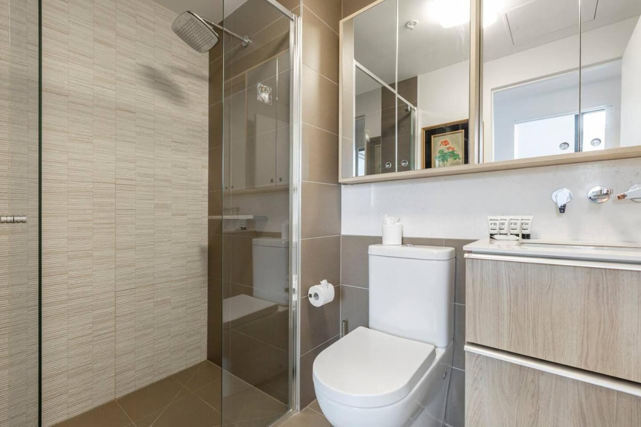 Apartment Bright And Stylish With Bay Views, Pool And Sauna Melbourne