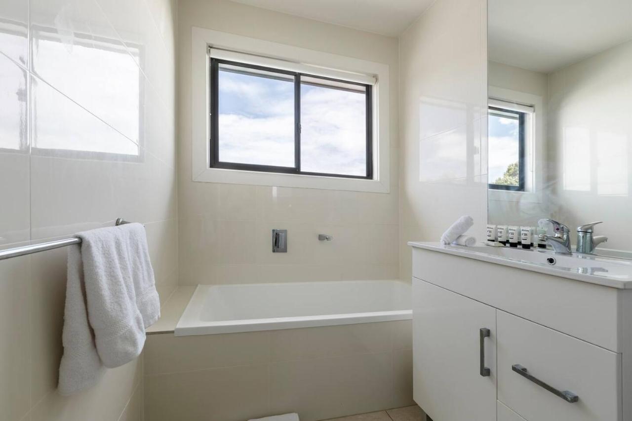 Trendy And Spacious Brunswick With Outdoor Deck * Melbourne