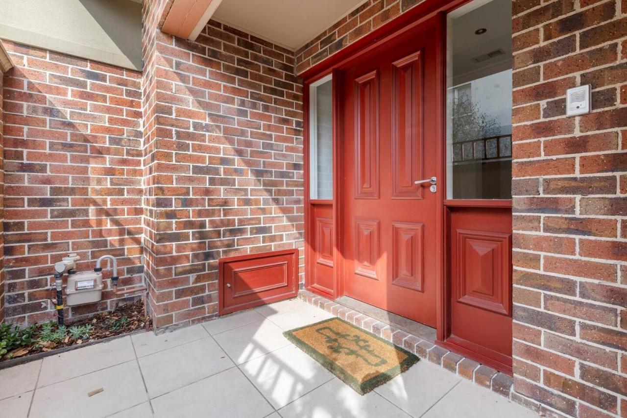 The Poppy - Townhouse Chic With Country Flair *