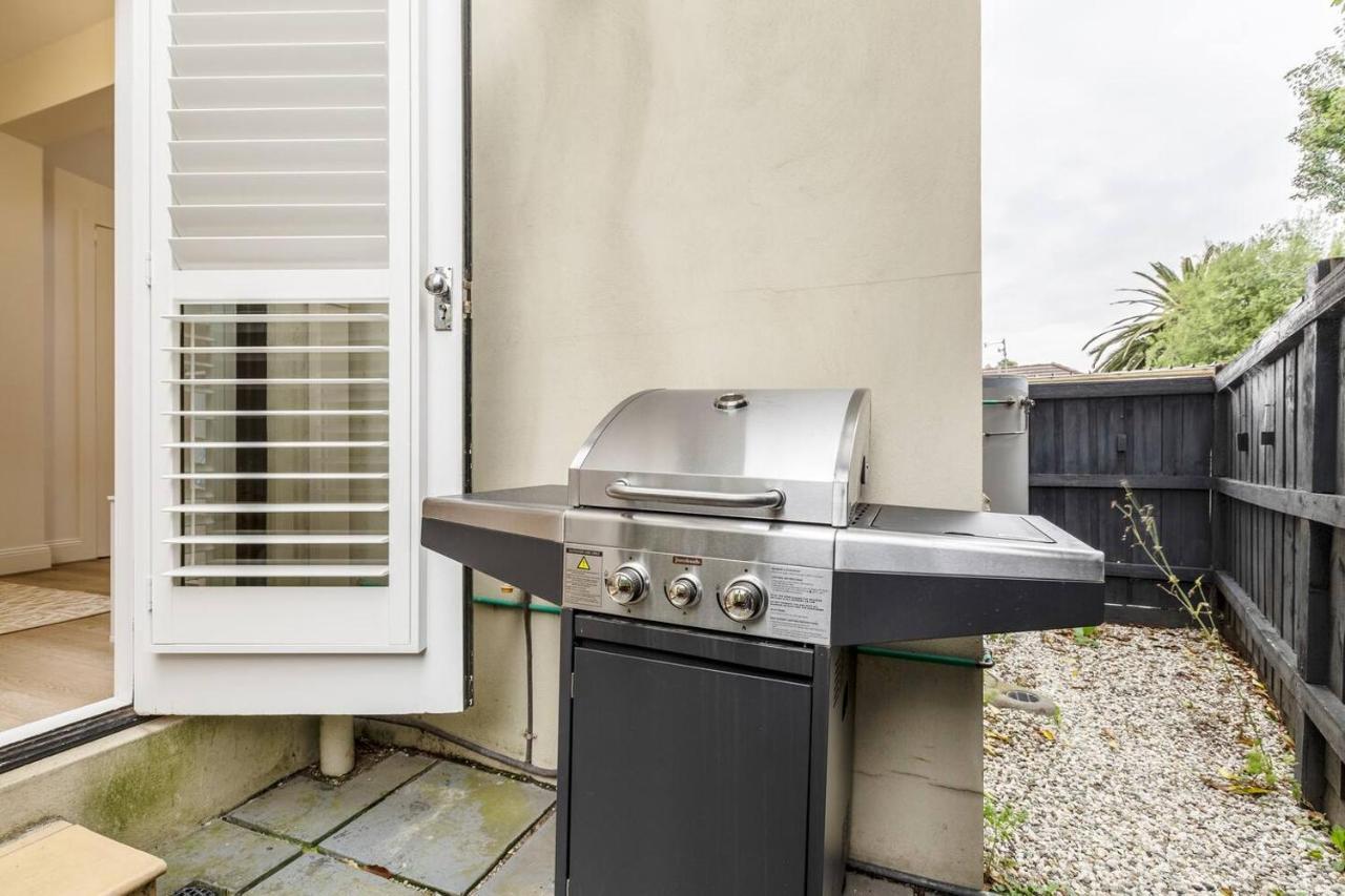 Holiday home La Maison - Parisian Charm Moments From High Street Melbourne