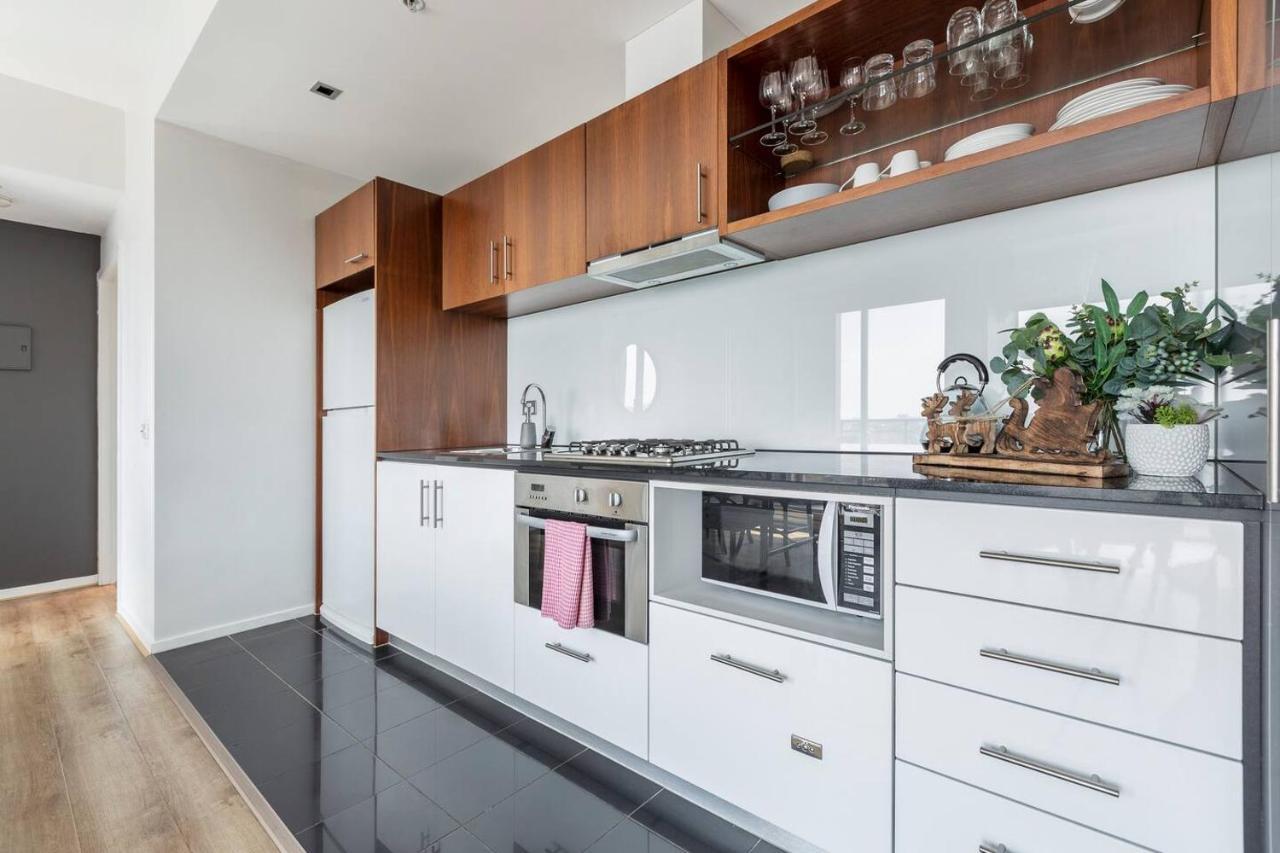 Bright, Open Plan-living With Stunning Views