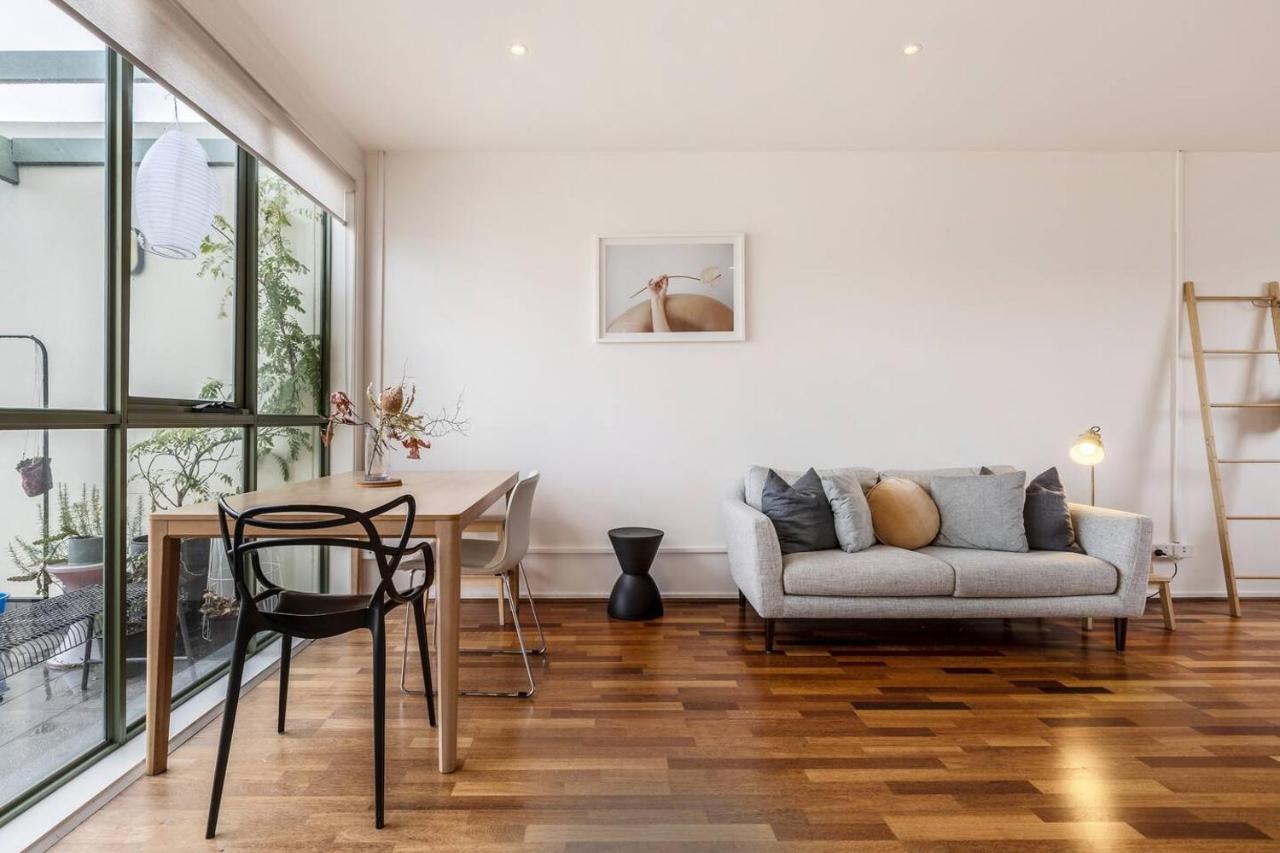 Apartment The Sunroom - Minimalist Chic Moments From Chapel St
