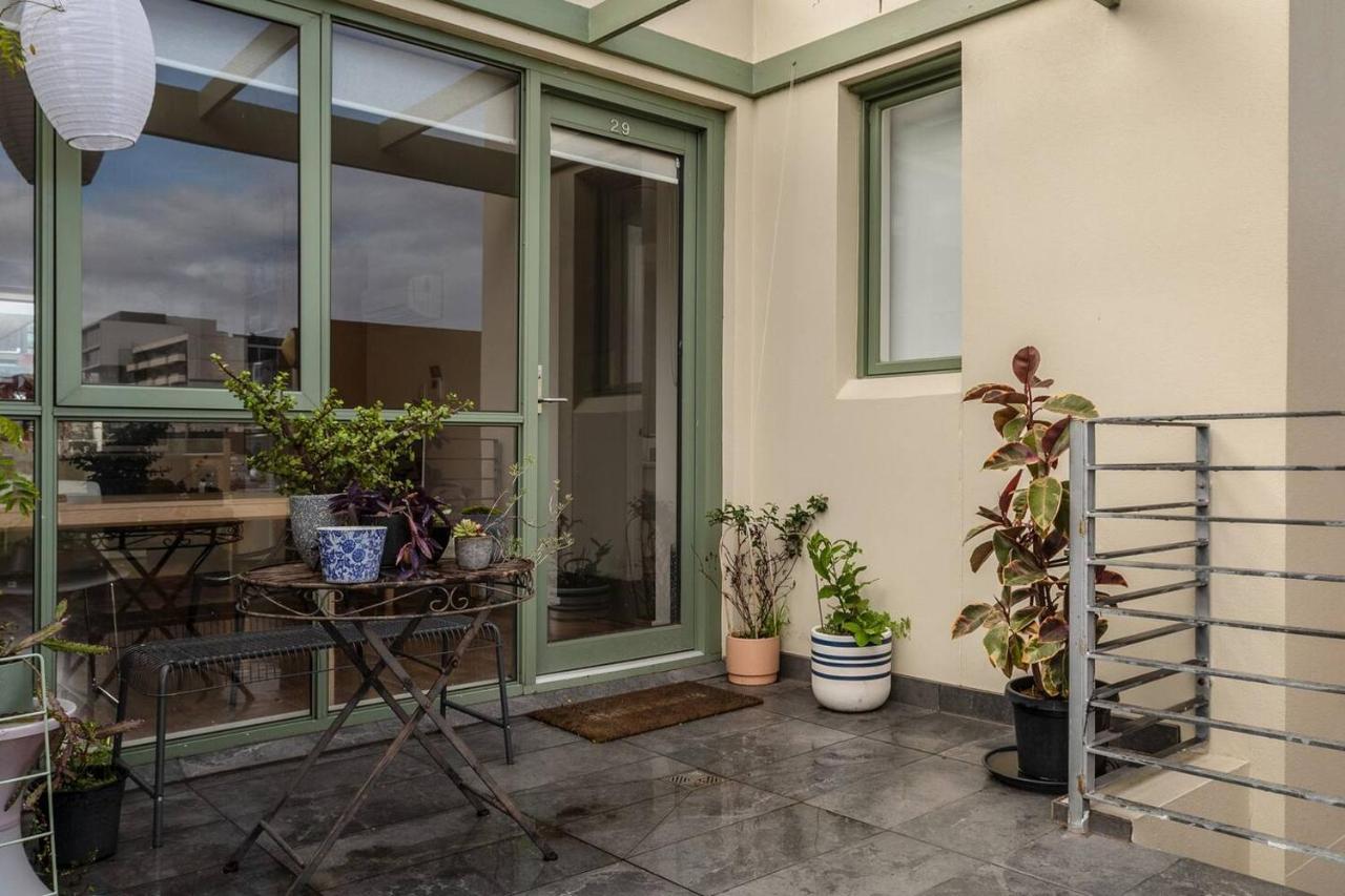 The Sunroom - Minimalist Chic Moments From Chapel St Apartment