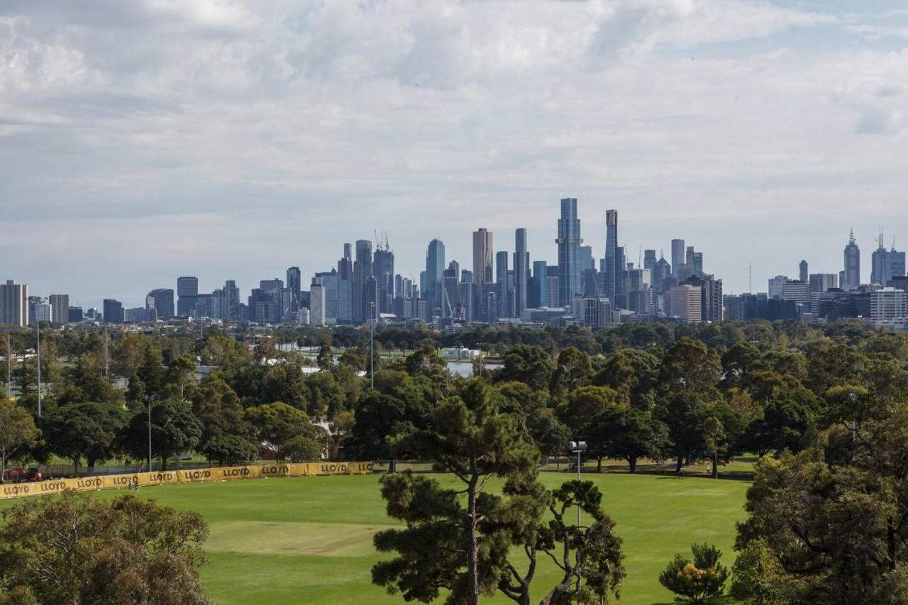St Kilda Sanctuary Next To Park * Melbourne