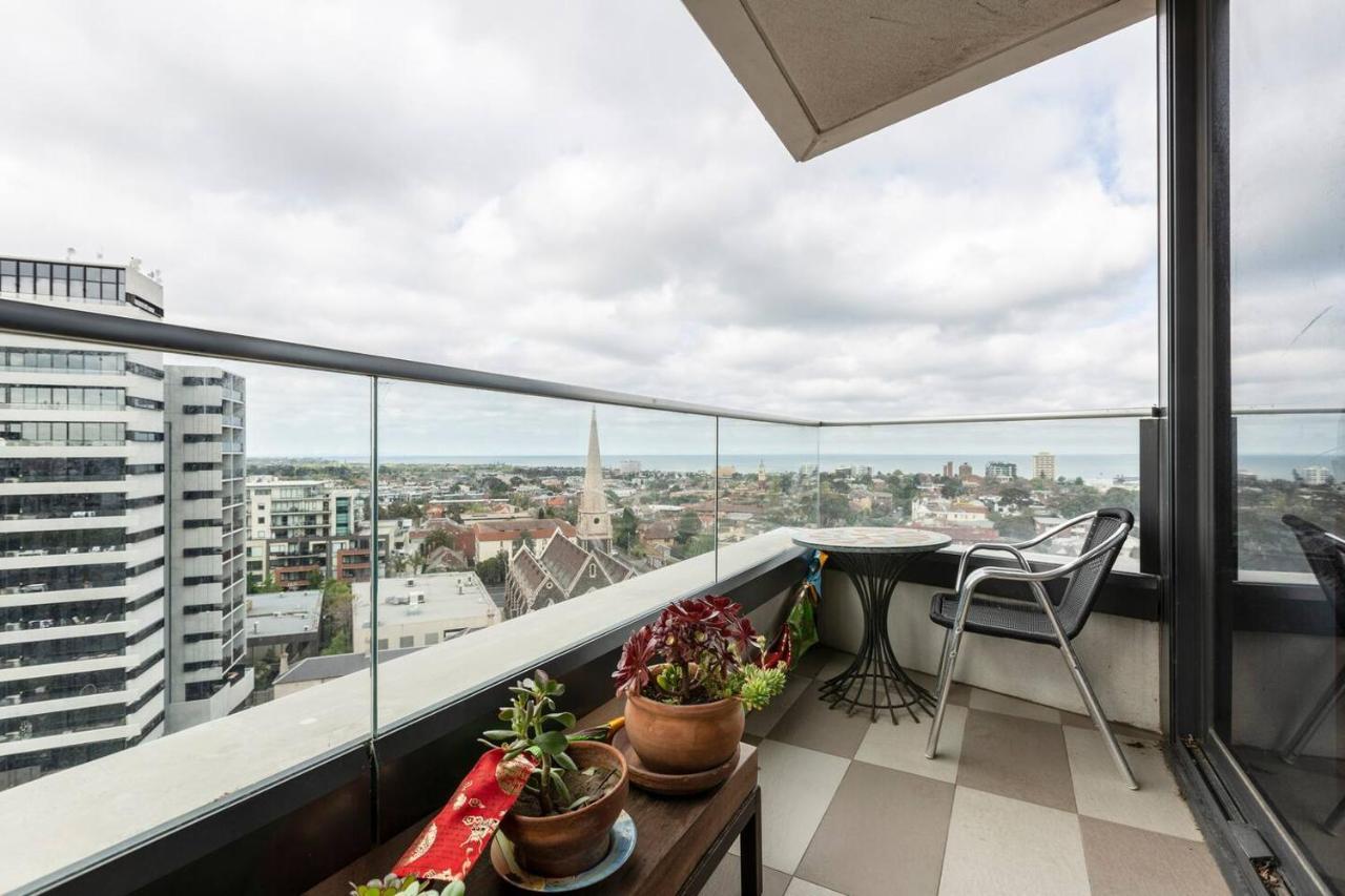 Apartment Bright And Stylish With Bay Views, Pool And Sauna Melbourne