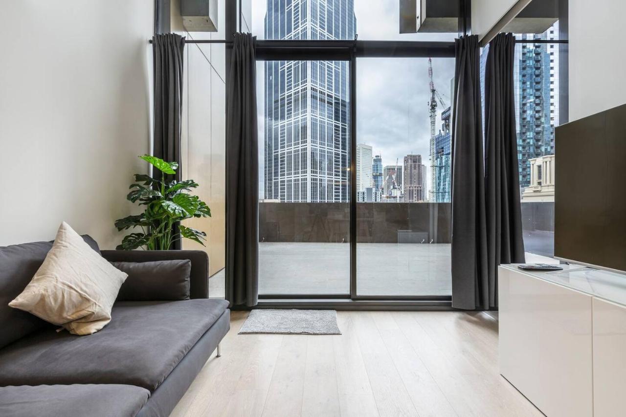 Apartment Sky-high Luxury With Huge Deck And Shared Pool Melbourne
