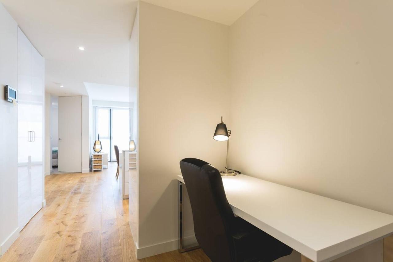 Sun-lit Suburban Near Westfield Doncaster Apartment *