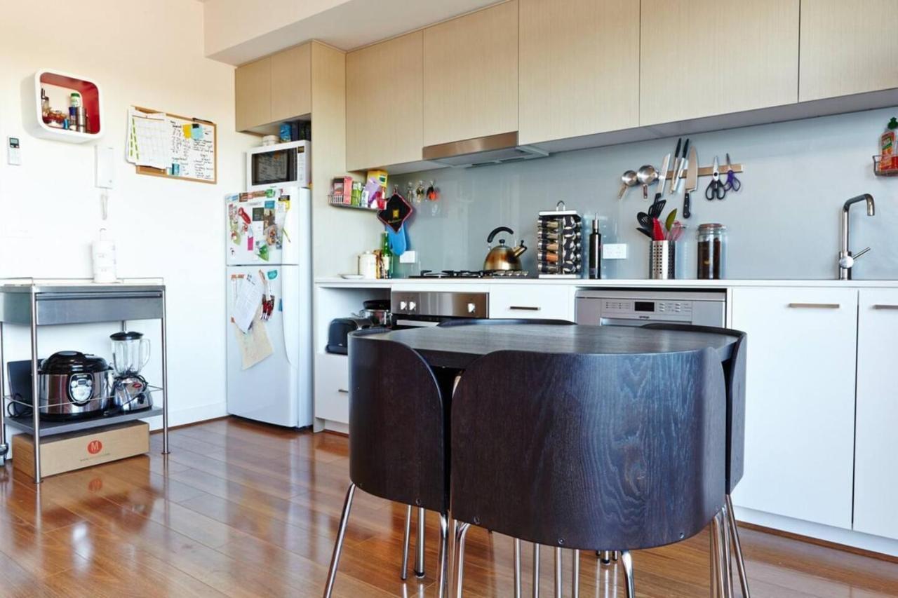 Highview On High St - A Balcony Haven In Northcote Apartment *