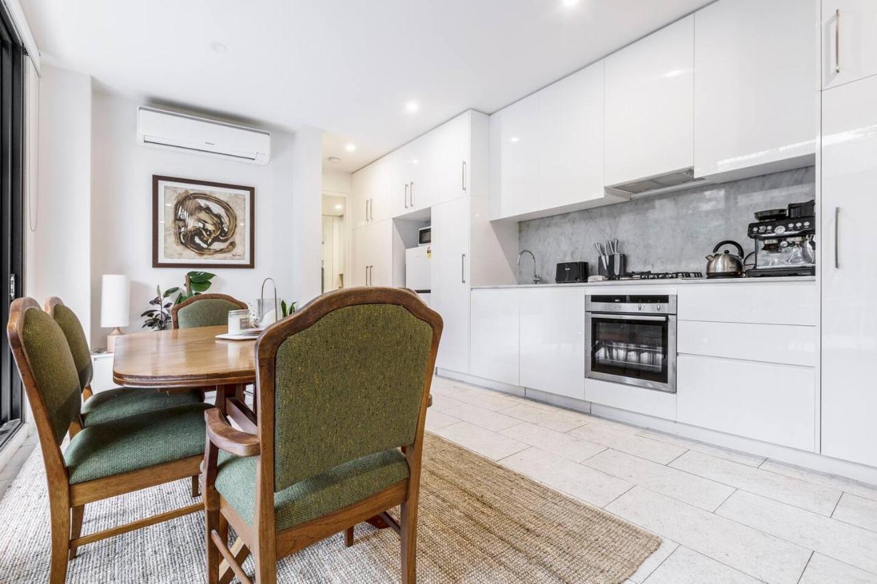 Laneway Leisure - Leafy Delight In The Heart Of Fitzroy Apartment *