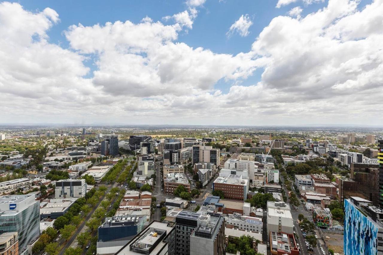 Light, Elevated Living Near Queen Victoria Market Apartment *