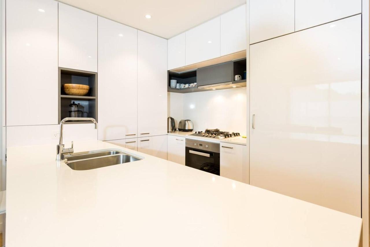 Sun-lit Suburban Near Westfield Doncaster Apartment Melbourne