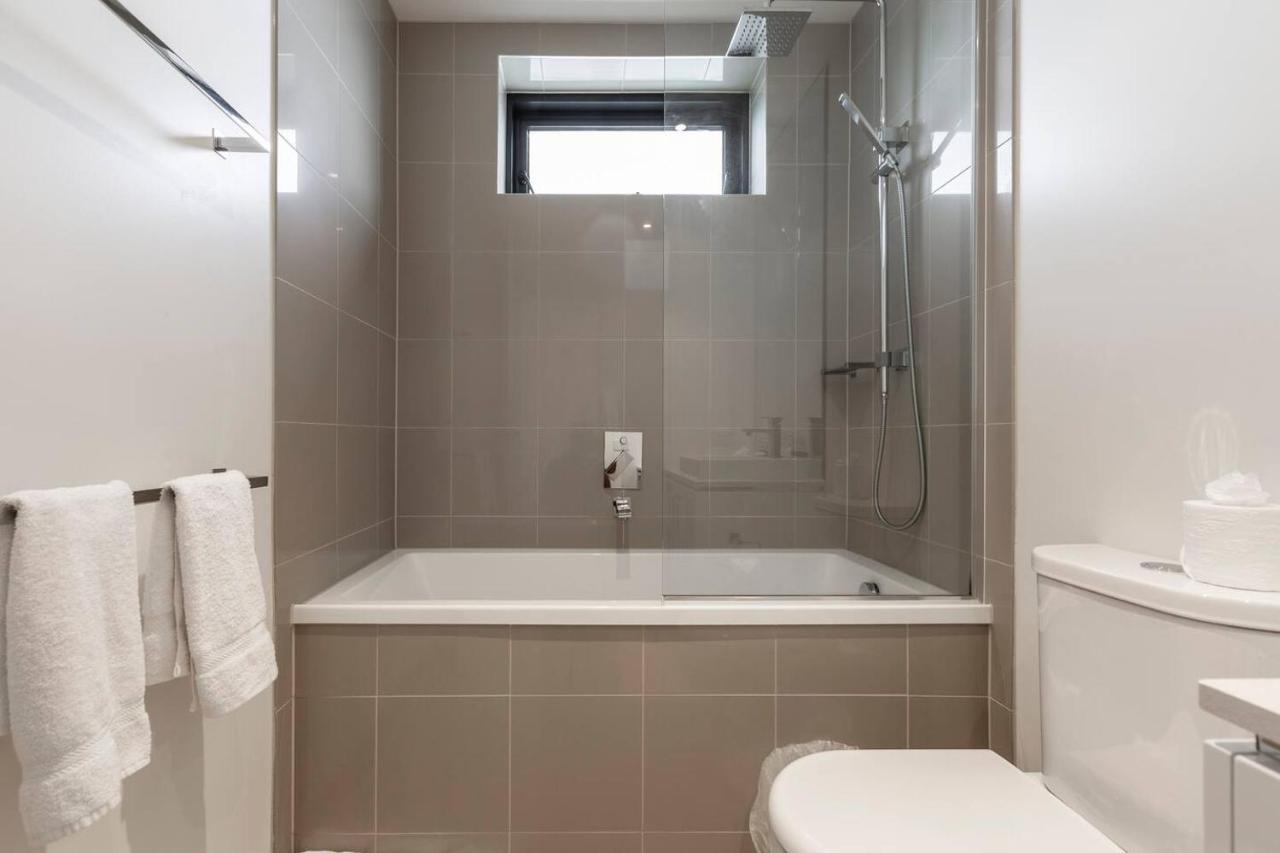Light, Elevated Living Near Queen Victoria Market Apartment *