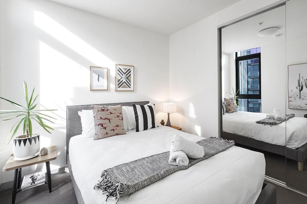 Scenic Penthouse Living In The Heart Of Apartment Melbourne