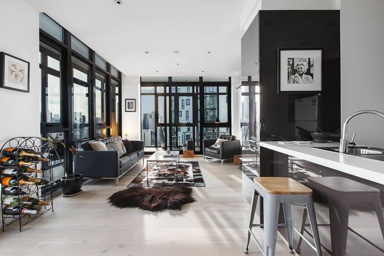 Scenic Penthouse Living In The Heart Of * Melbourne