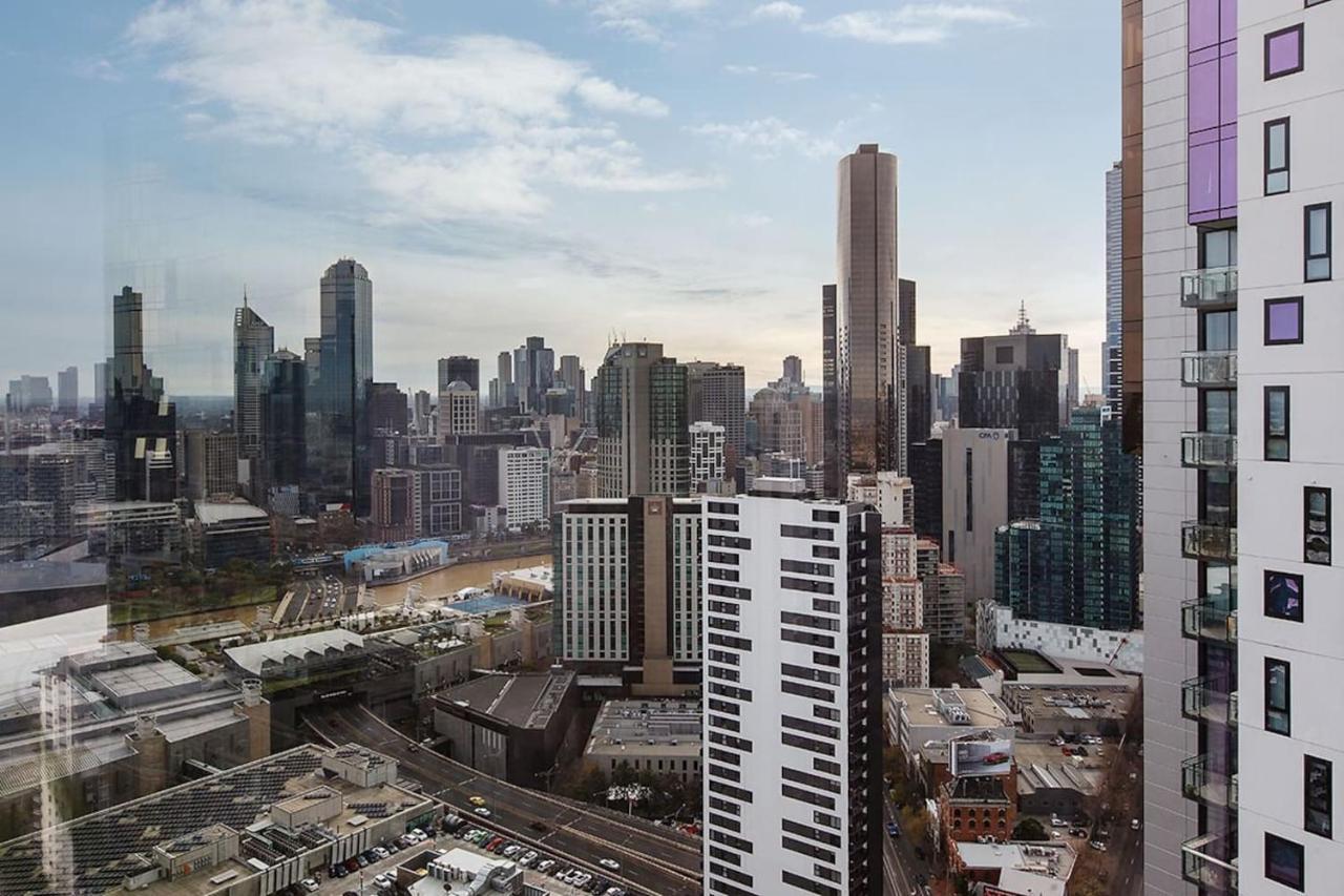 Scenic Penthouse Living In The Heart Of Apartment