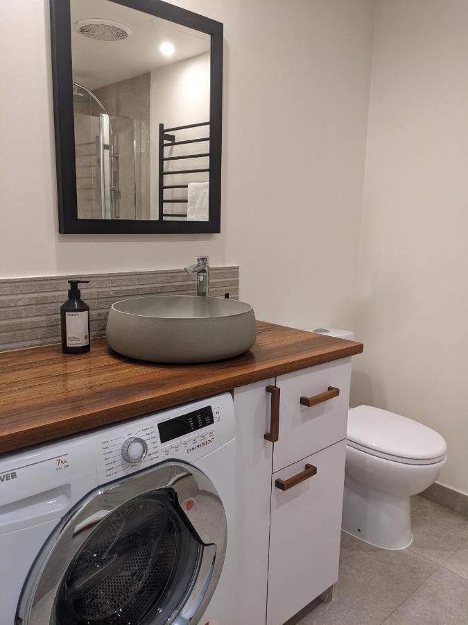 Spectacular Sunset Hideaway Bestview St Kilda Boutique Self-contained Luxury Apartment Melbourne
