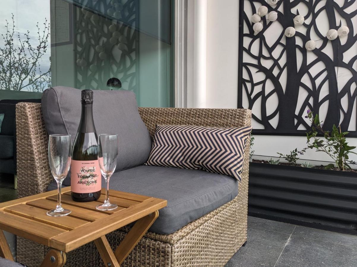 Spectacular Sunset Hideaway Bestview St Kilda Boutique Self-contained Luxury Apartment *