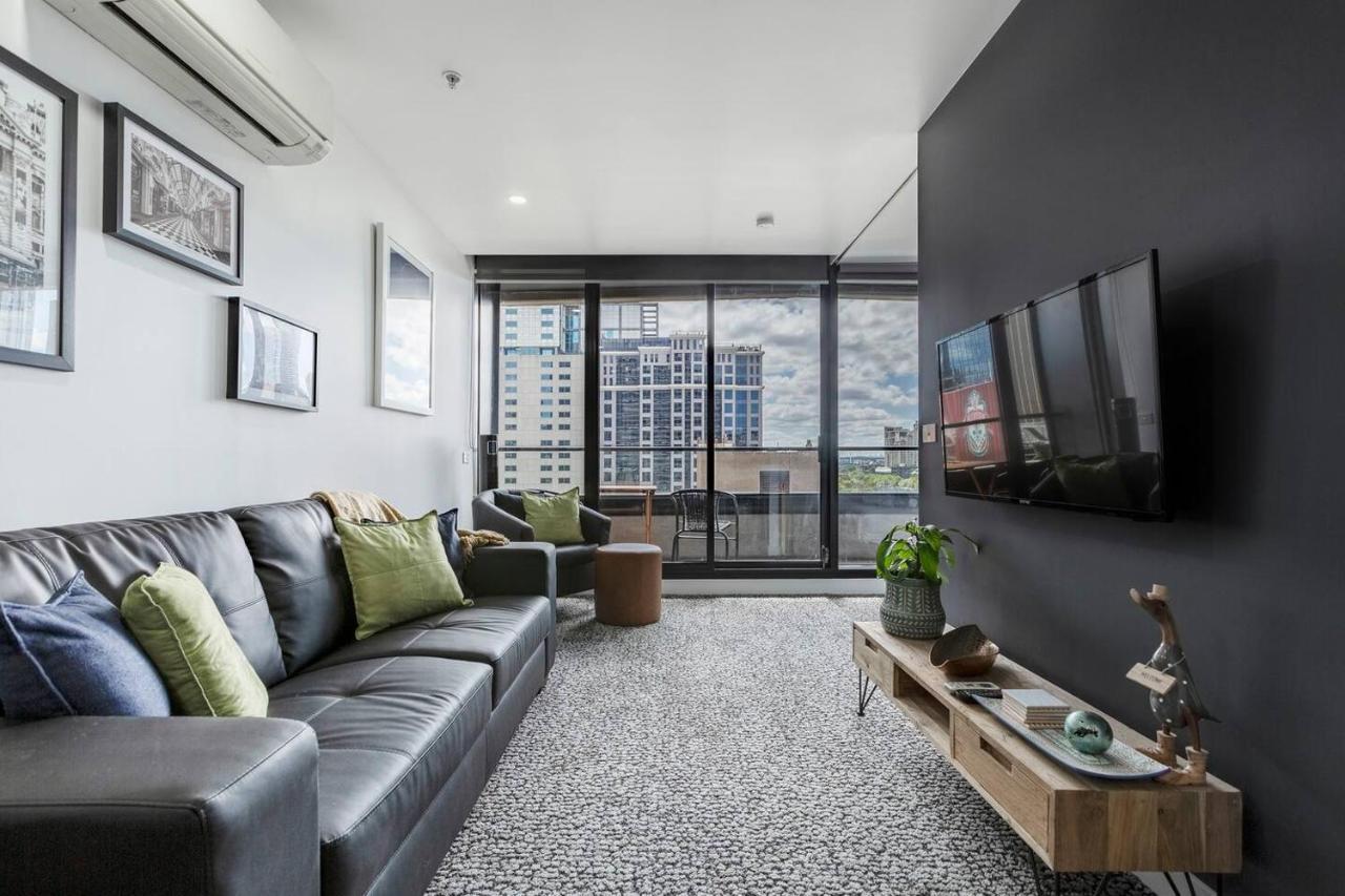 Katherine Place - Modern And Balcony Pad Apartment *