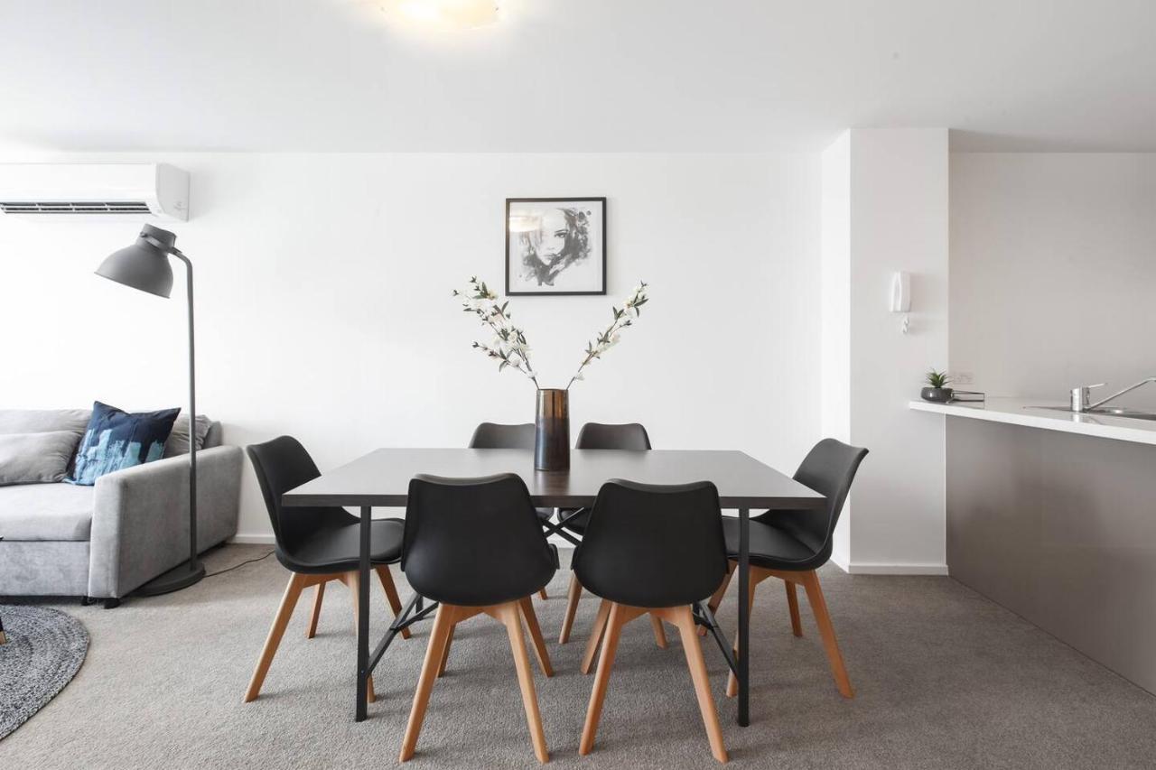 Stunning Sky-high Urban Pad At Southbank Apartment Melbourne
