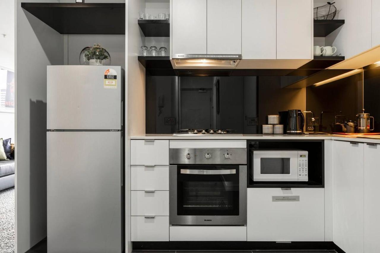 Katherine Place - Modern And Balcony Pad Apartment