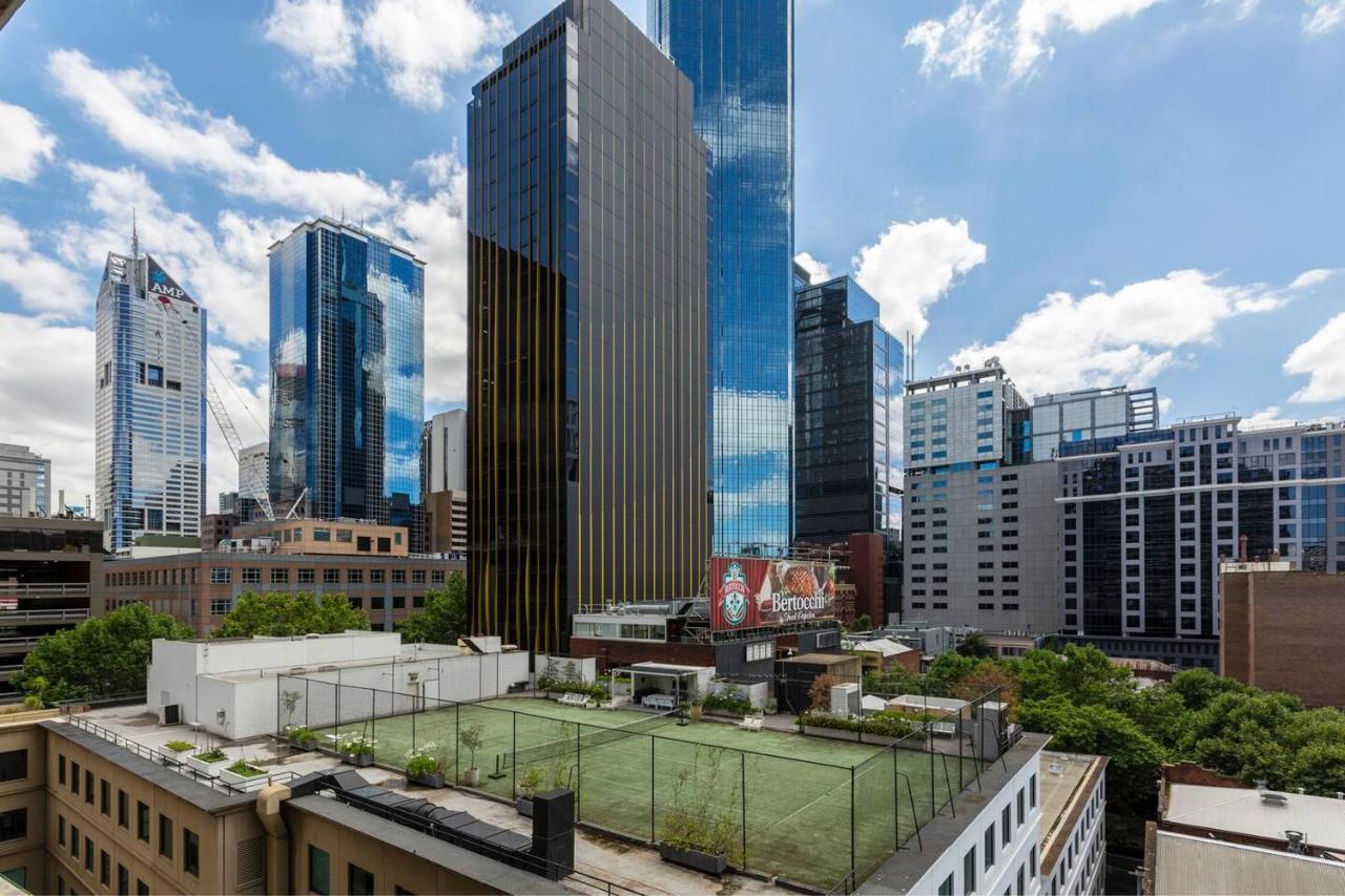 Katherine Place - Modern And Balcony Pad Apartment