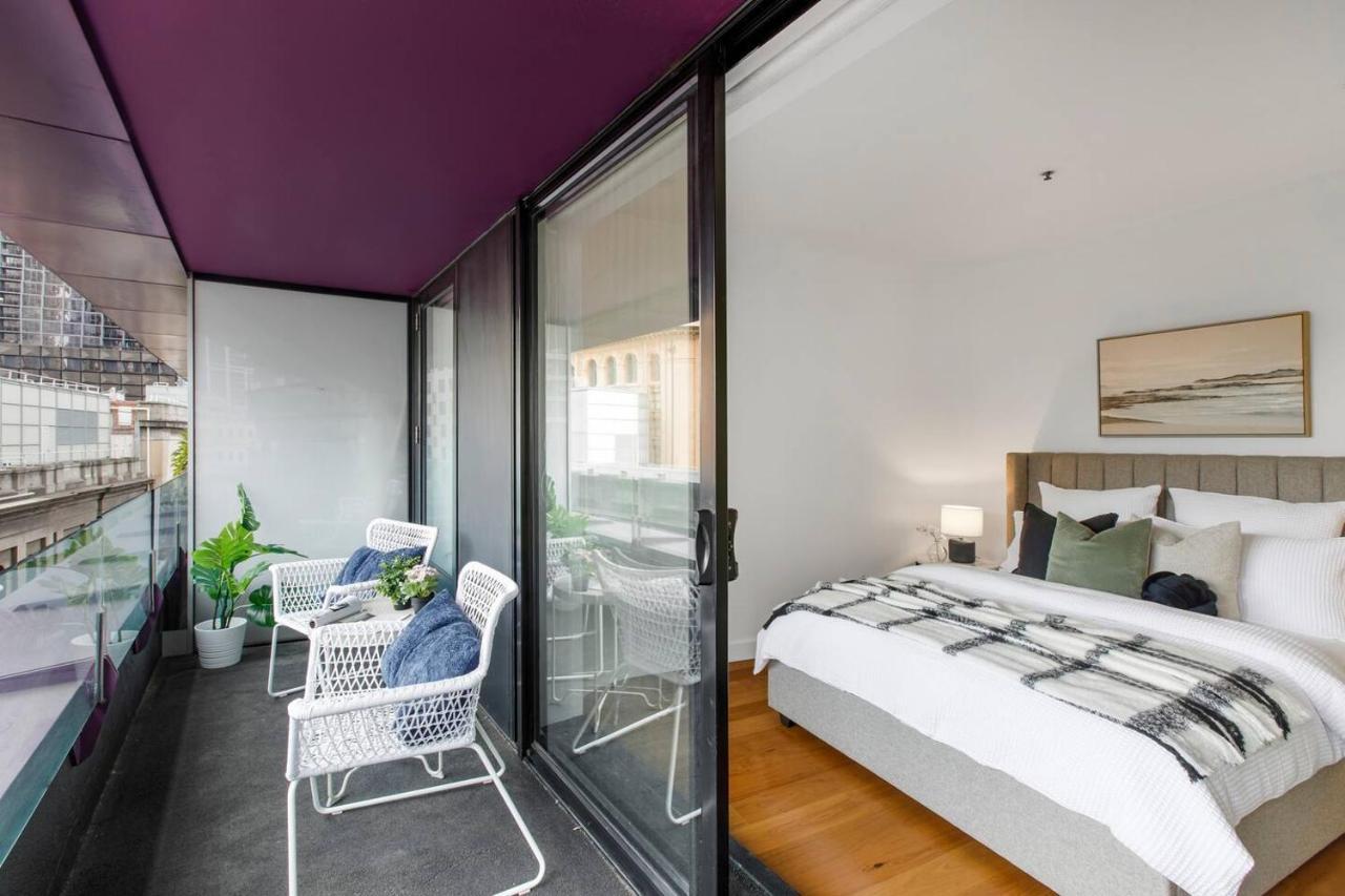 Living Made Easy On Swanston St With Parking Apartment