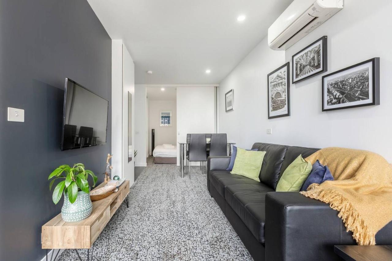 Katherine Place - Modern And Balcony Pad