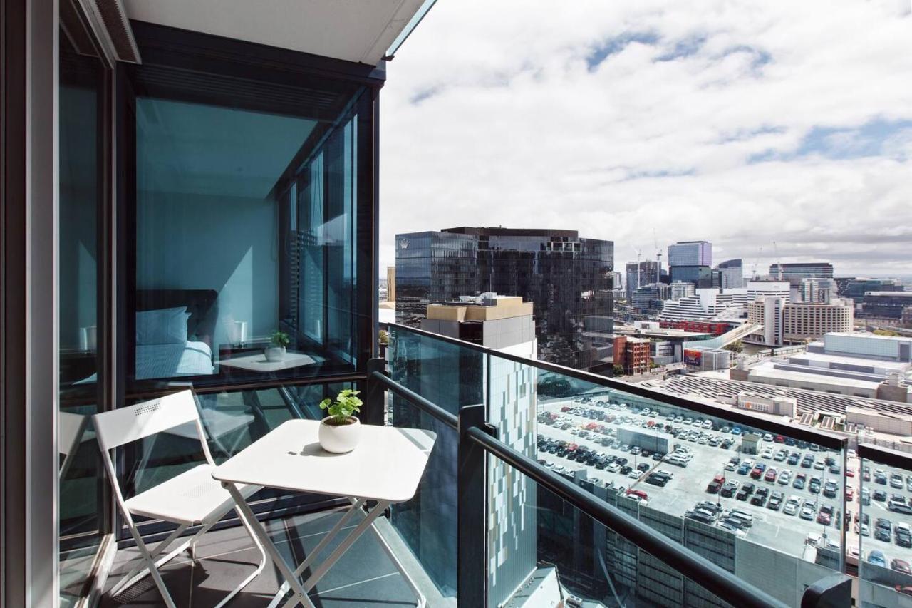 Apartment Stunning Sky-high Urban Pad At Southbank Melbourne